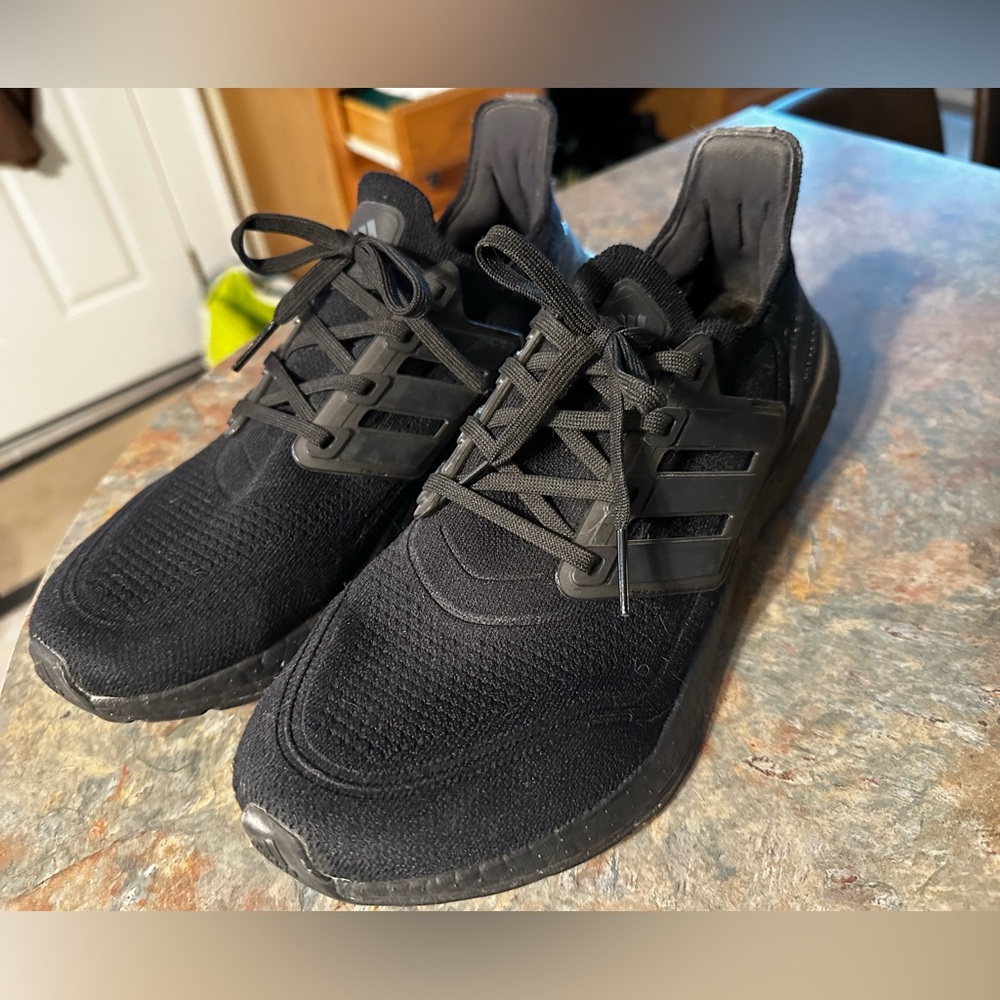 Adidas Ultraboost 21 sz 9.5